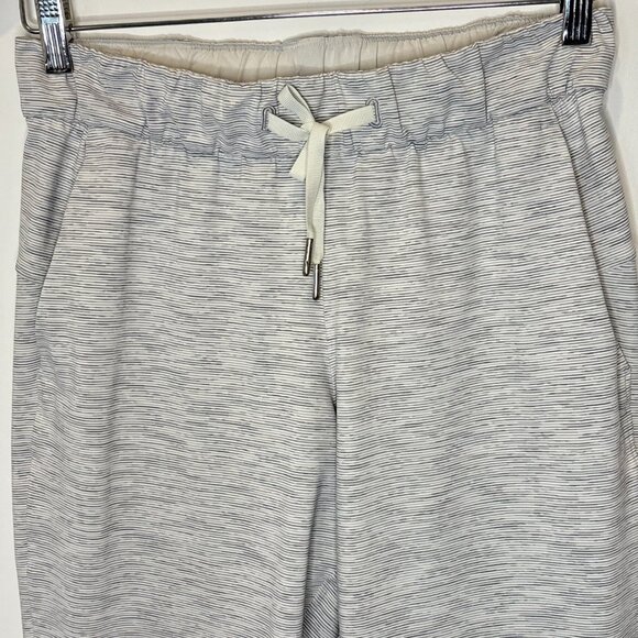 Lululemon Size 4 On the Fly Striped Cropped Pants We are from Space Ice Gray C67 - Picture 6 of 16